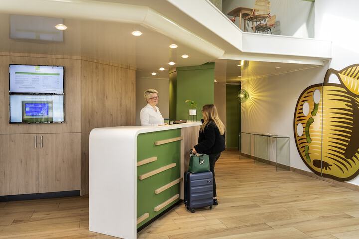Guest Lobby
