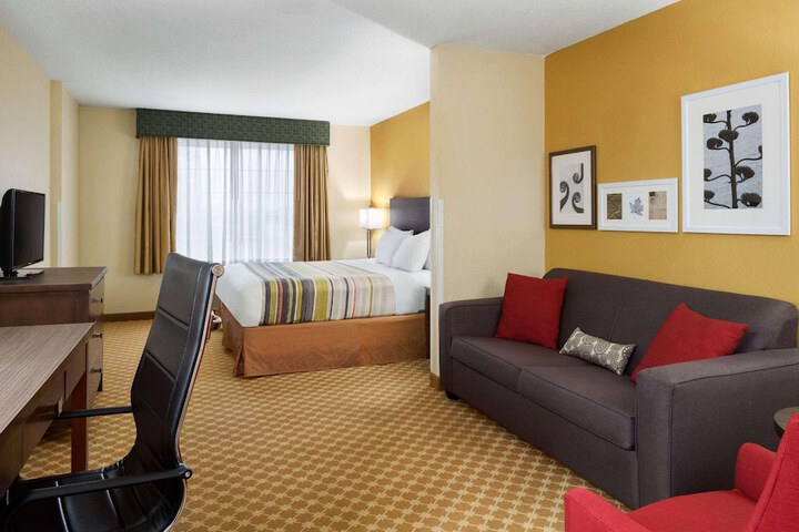 Room 5 of 15