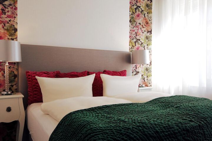 Room 5 of 49