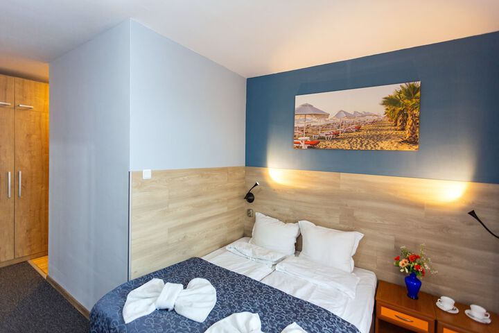 Room 10 of 110
