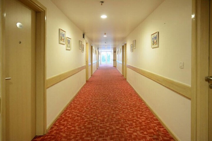 Ballroom/Hall 10 of 13