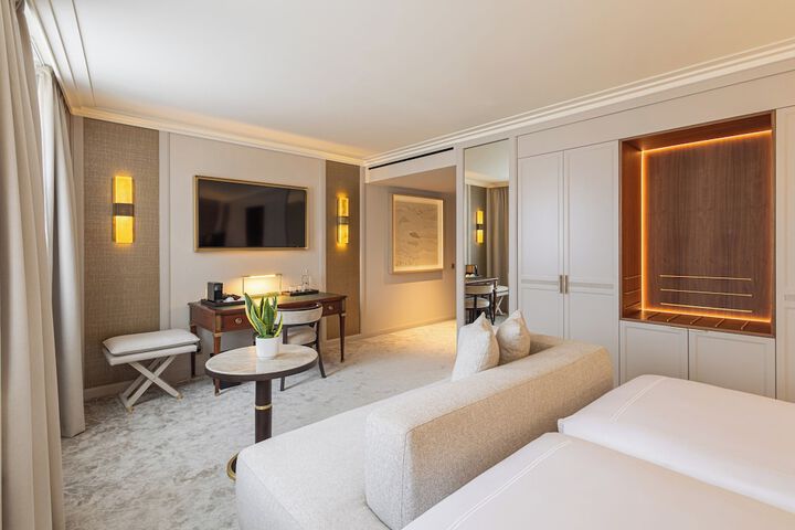 Room 41 of 76