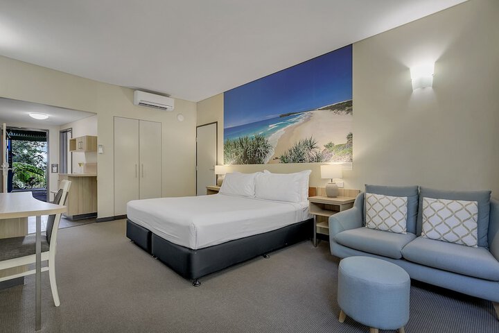 Room 25 of 90