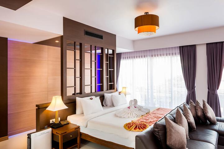 Room 18 of 164