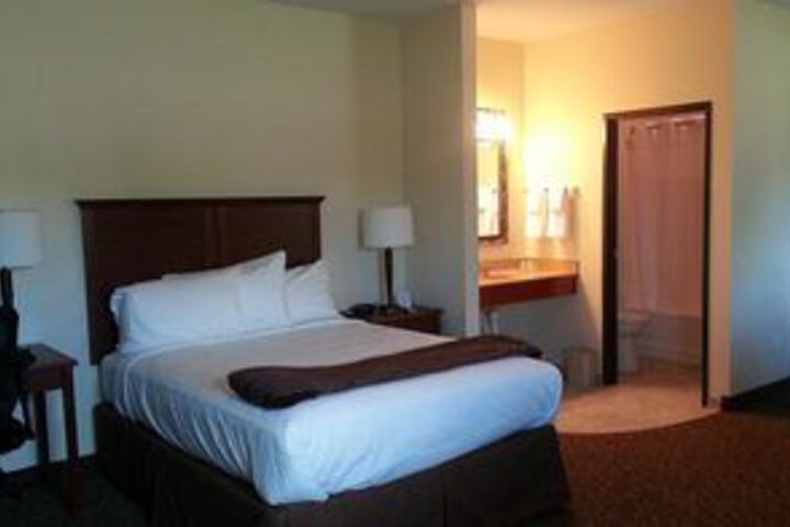 Room 7 of 13