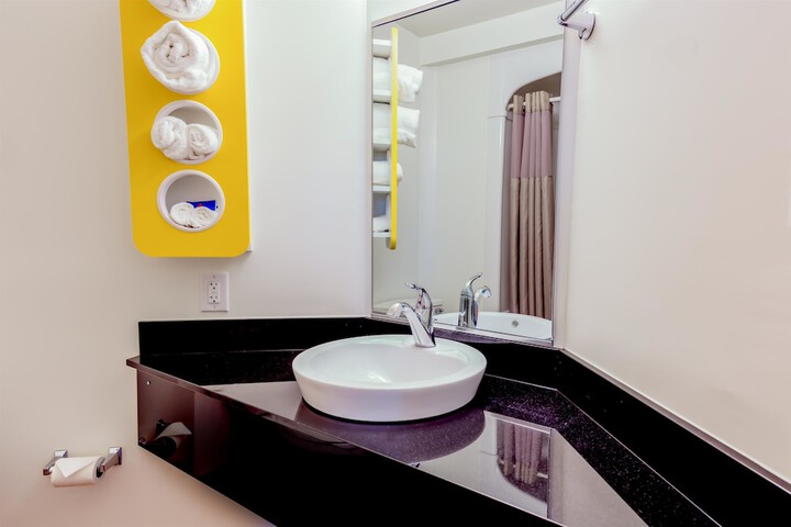 Queen Room Disability Accessible (2 of 23)