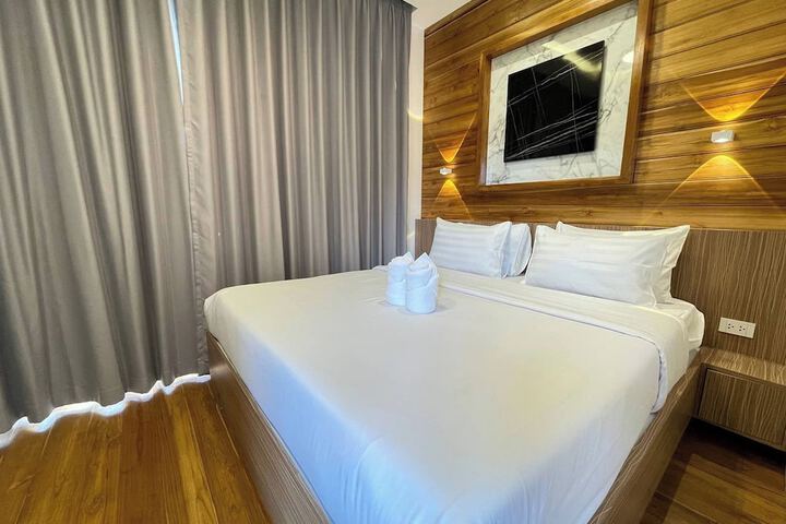 Room 17 of 34