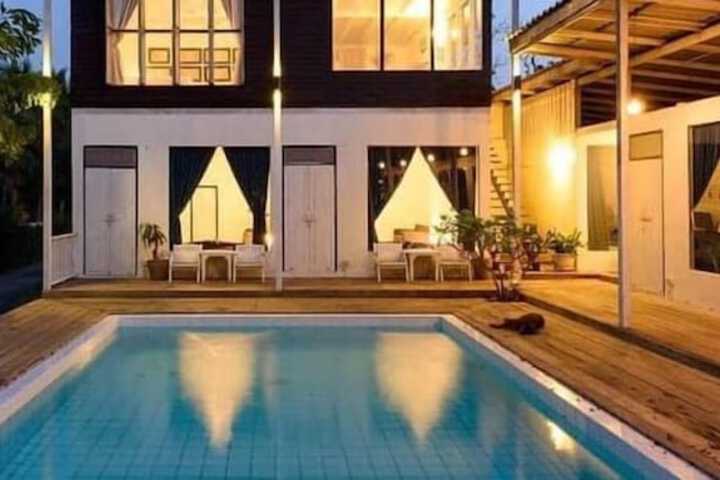 Hotel with Pool