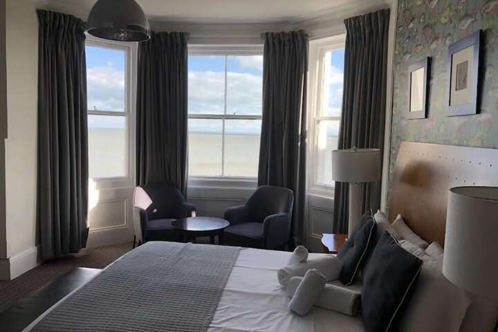 Room 34 of 65