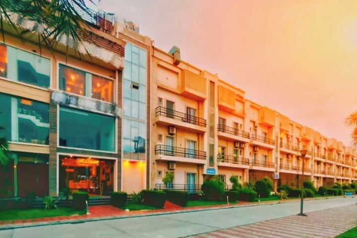 Vrindavan Dreams Hotel and Suites