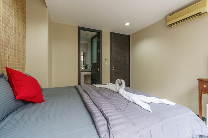 Room 11 of 30