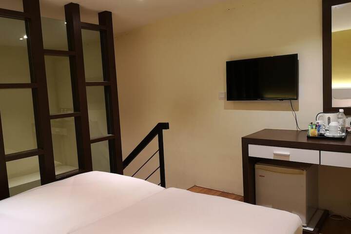Room 30 of 40