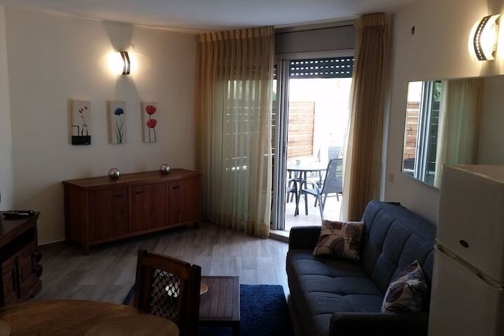 Room 5 of 32
