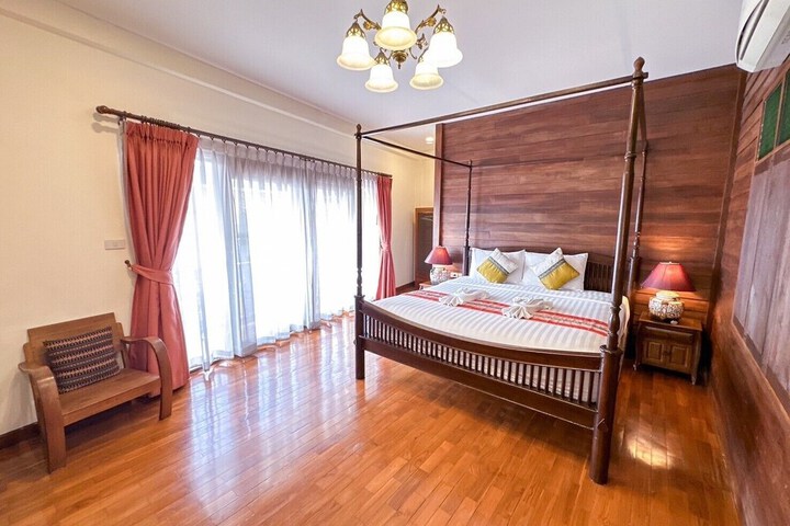 Room 32 of 84
