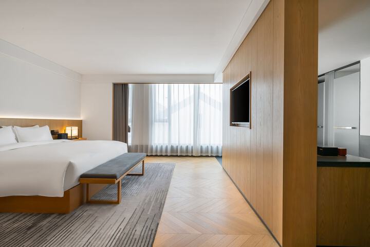 Room 4 of 55