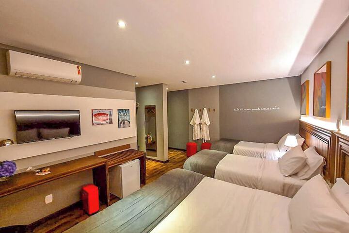Room 33 of 107