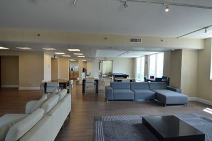 Lounge 26 of 133