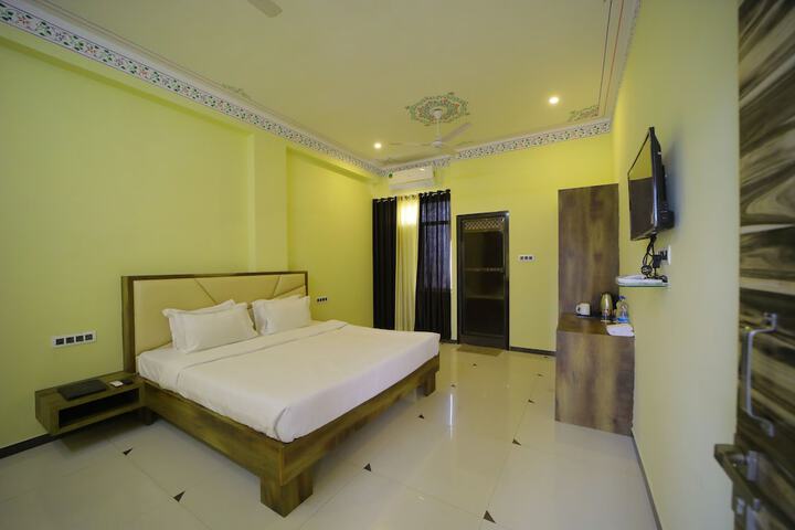 Room 4 of 41
