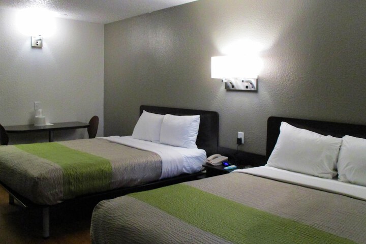 Deluxe Room 1 Queen Bed Kitchenette (18 of 24)