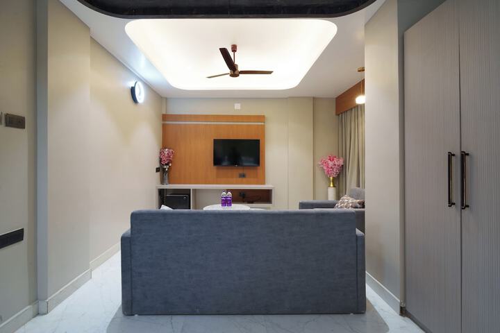 Room 15 of 48