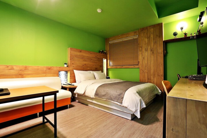 Room 85 of 91