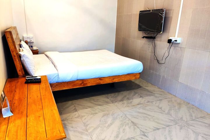 Room 7 of 107