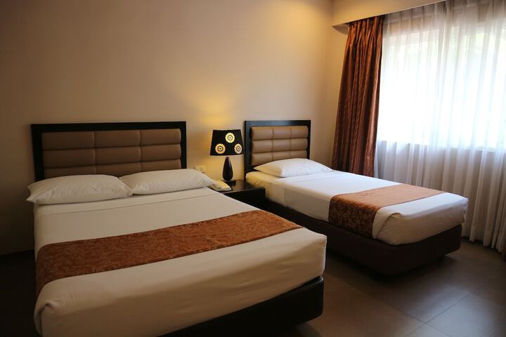 Room 9 of 37