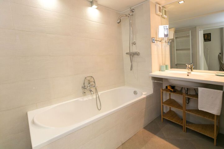 Room 5 of 29