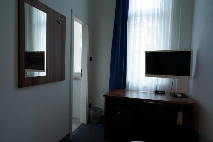 Room 45 of 82