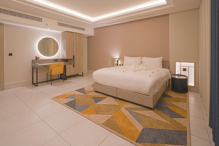 Room 9 of 37