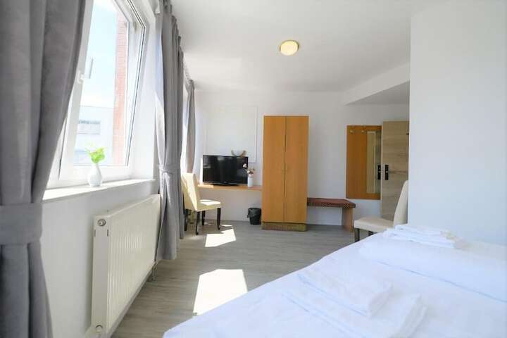 Room 13 of 23