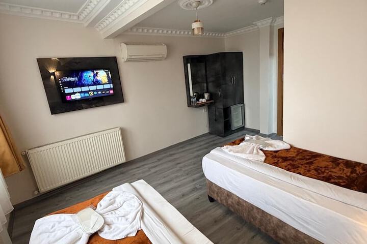Room 28 of 60