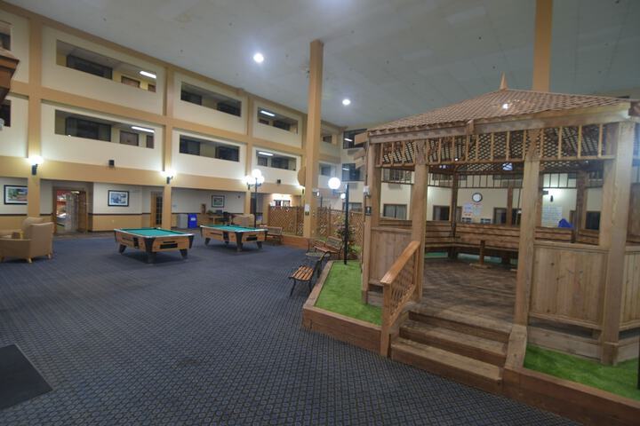 Hotel Exterior 44 of 45