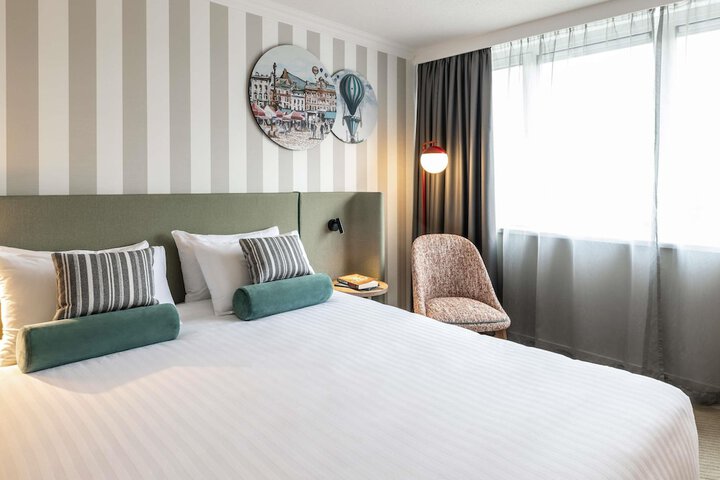 Room 3 of 81