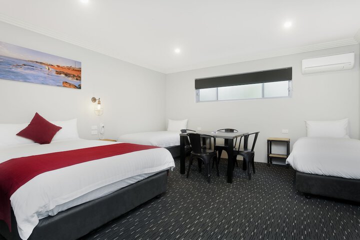 Room 9 of 65