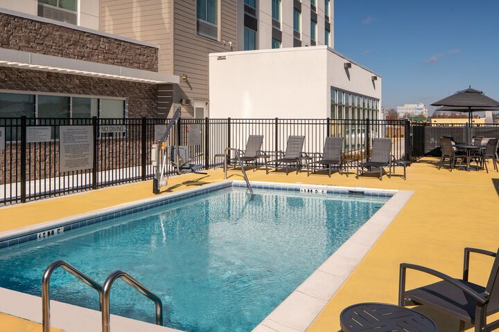 Pool 15 of 18
