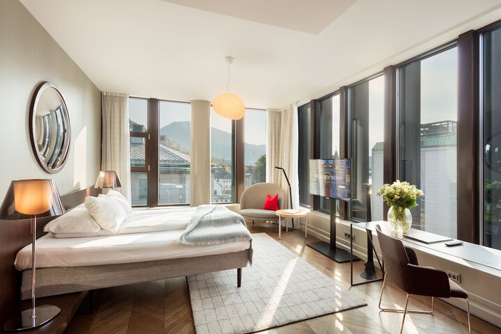 Room 51 of 82