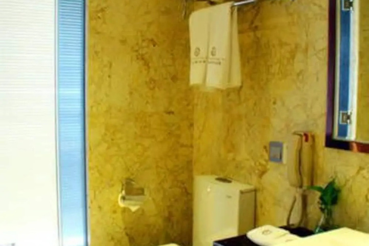 Room 6 of 7