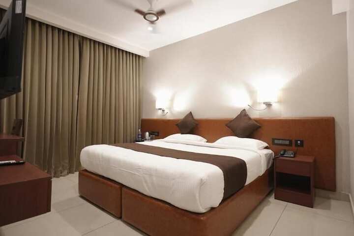 Room 8 of 40