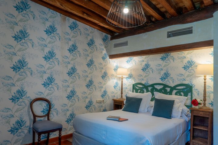 Room 4 of 194