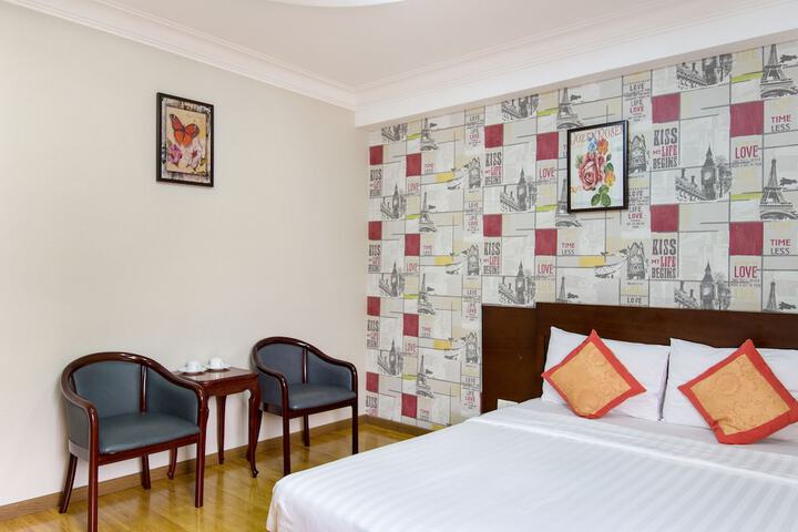 Room 6 of 33