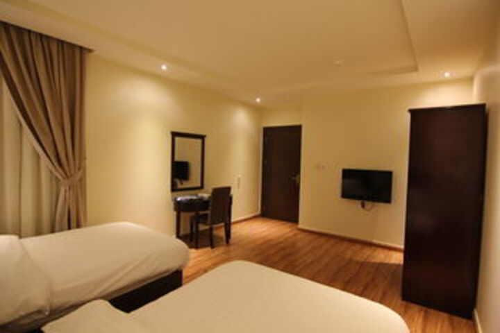 Room 4 of 19