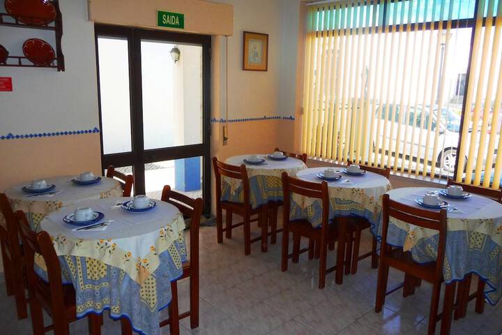 Dining 34 of 50