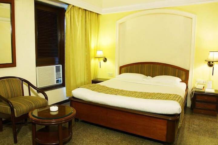 Room 16 of 43