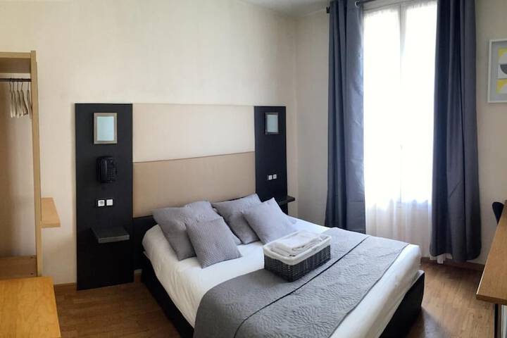 Room 11 of 36