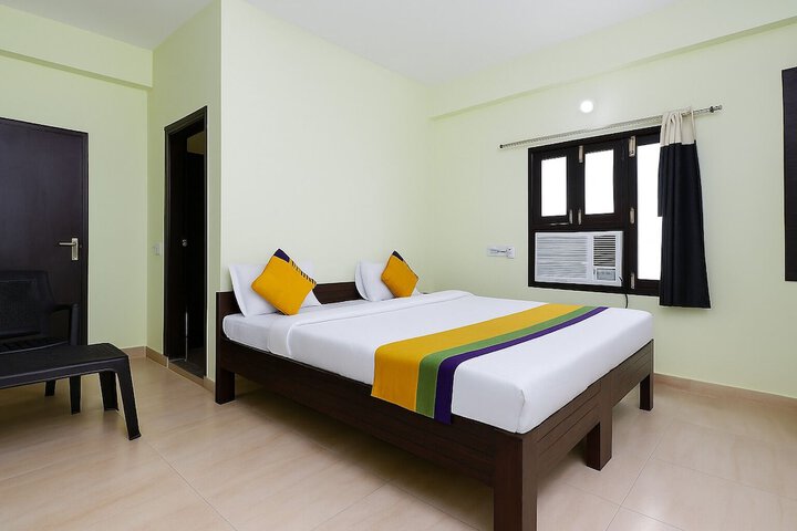 Room 8 of 30