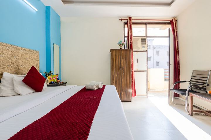Room 10 of 29