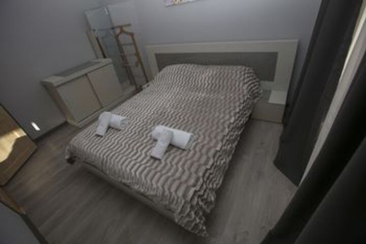 Room 27 of 43
