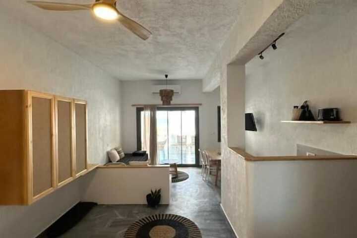 Room 6 of 37