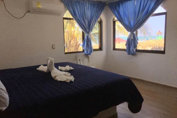 Room 5 of 18
